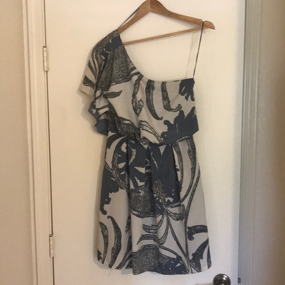 Jessica Simpson Dresses & Skirts - Jessica Simpson one shoulder dress